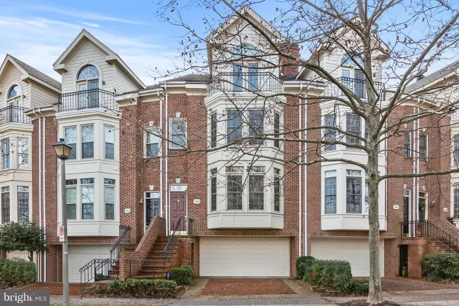 1562 COLONIAL TER N, Arlington, VA 22209