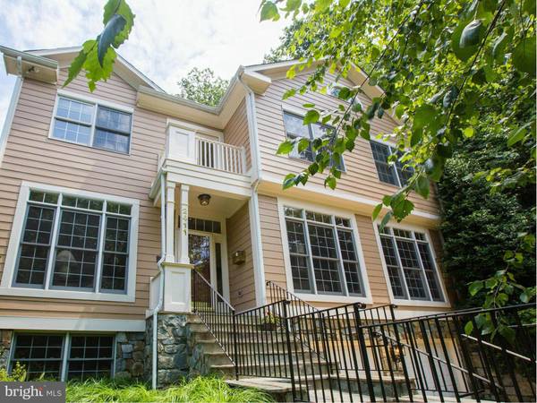 2411-N WOODROW ST, Arlington, VA 22207