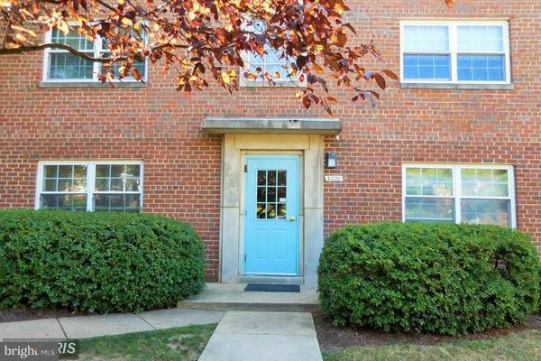 5228 8TH RD S #5, Arlington, VA 22204