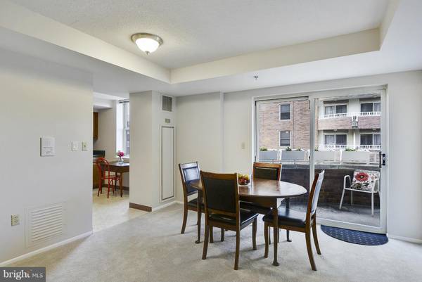 Arlington, VA 22203,900 TAYLOR ST #1104