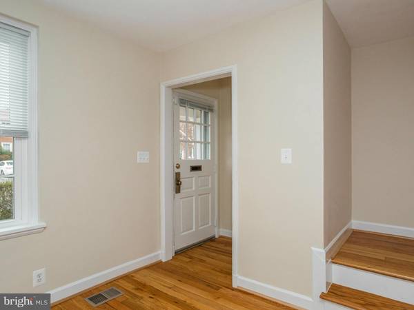 Arlington, VA 22206,3447-B STAFFORD ST #B