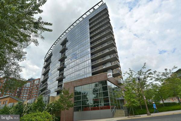 Arlington, VA 22201,2001 15TH ST N #1413