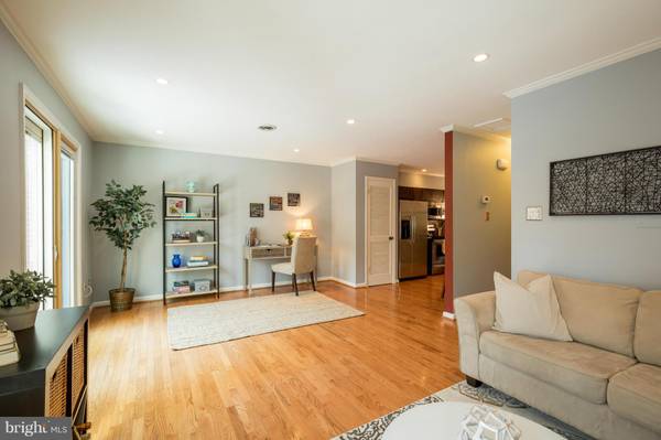 1145 UTAH ST #1145, Arlington, VA 22201