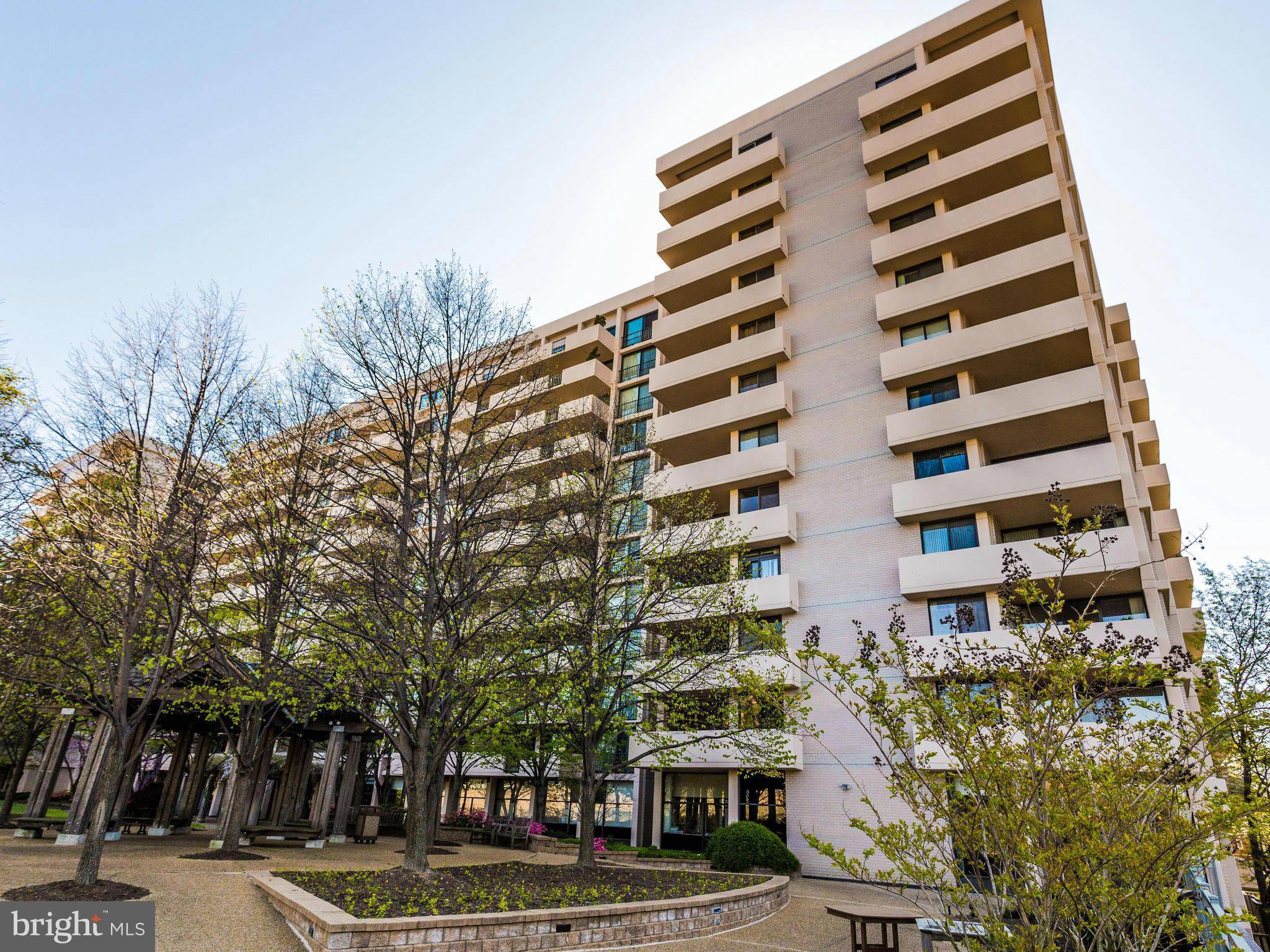 4141 HENDERSON RD #703, Arlington, VA 22203
