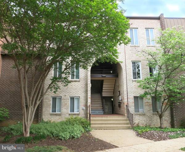 5060 7TH RD S #102, Arlington, VA 22204