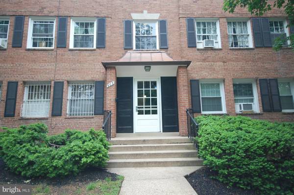 903 FREDERICK ST #5, Arlington, VA 22204