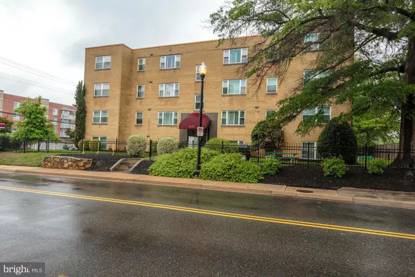 Arlington, VA 22203,4225 HENDERSON RD #302