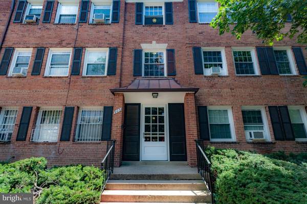 903 FREDERICK ST #6, Arlington, VA 22204