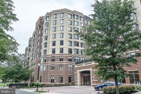 2220 FAIRFAX DR #704, Arlington, VA 22201