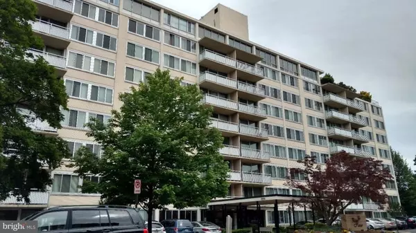 Arlington, VA 22202,1301 ARLINGTON RIDGE RD #601