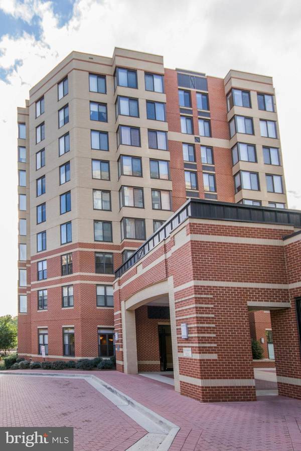 2220 FAIRFAX DR #PH02, Arlington, VA 22201