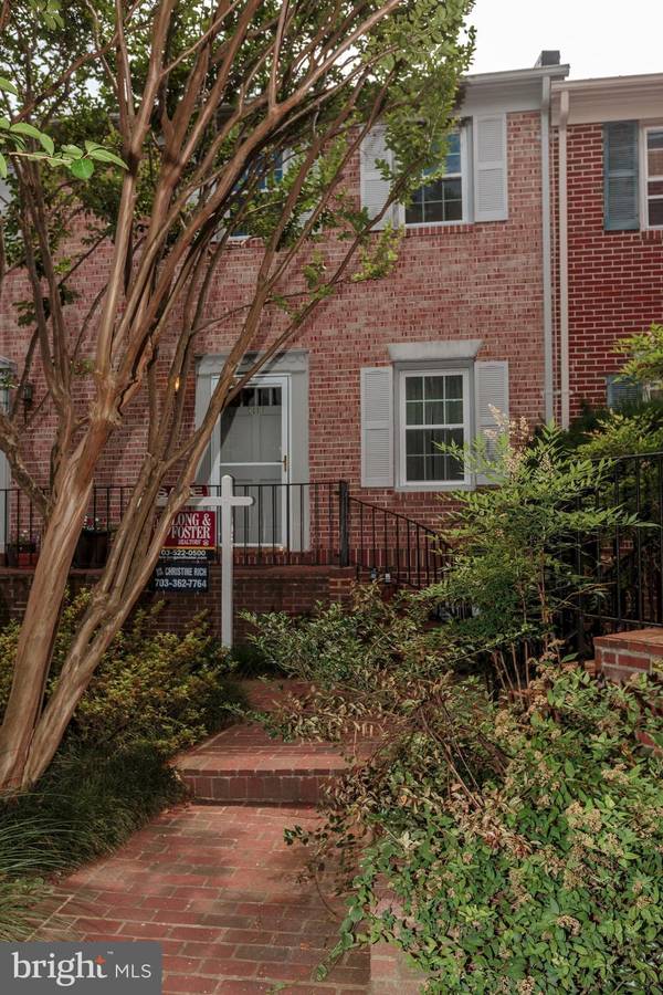 2117 LINCOLN ST N, Arlington, VA 22207