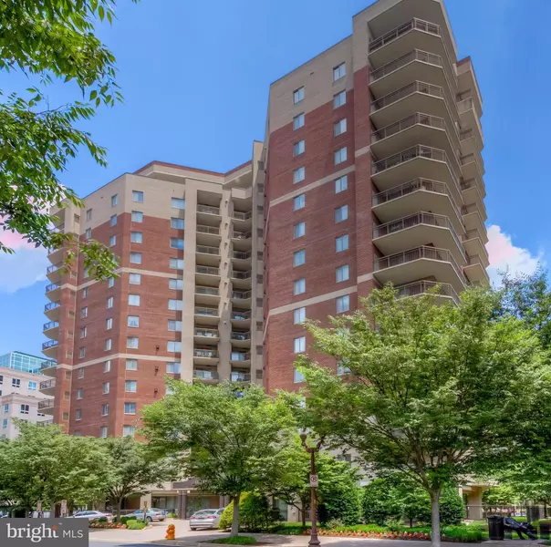 901 MONROE ST N #915, Arlington, VA 22201