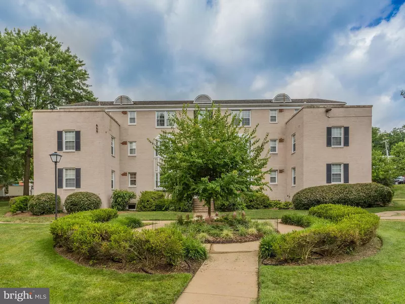 818 ARLINGTON MILL DR #4-303, Arlington, VA 22204