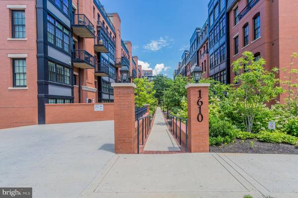 1610 QUEEN ST N #216, Arlington, VA 22209