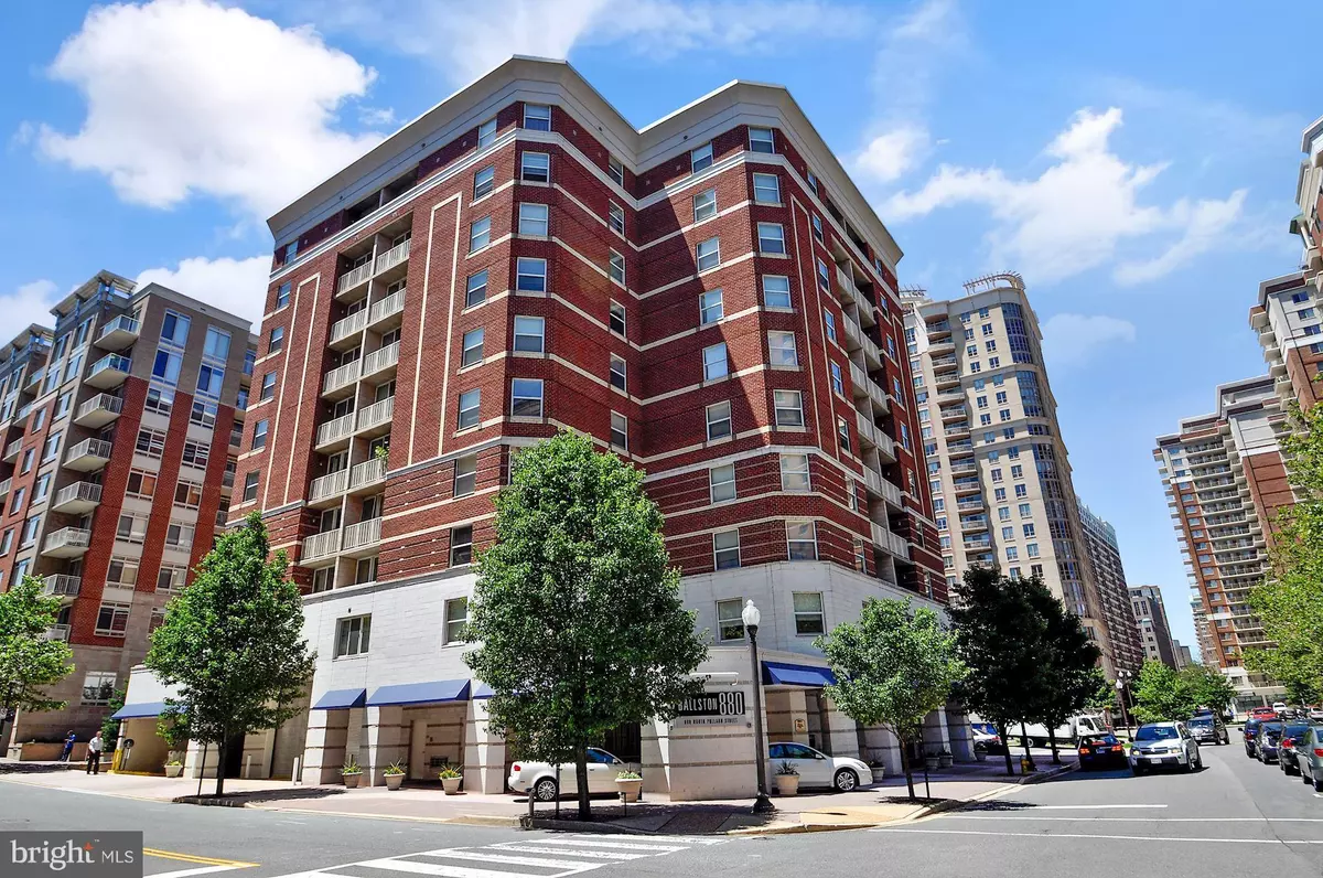 Arlington, VA 22203,880 POLLARD ST N #1001