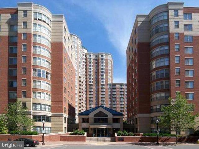 Arlington, VA 22203,3830 9TH ST N #903E