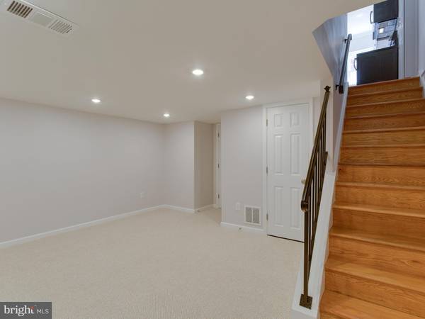 Arlington, VA 22206,3373 WAKEFIELD ST S #A