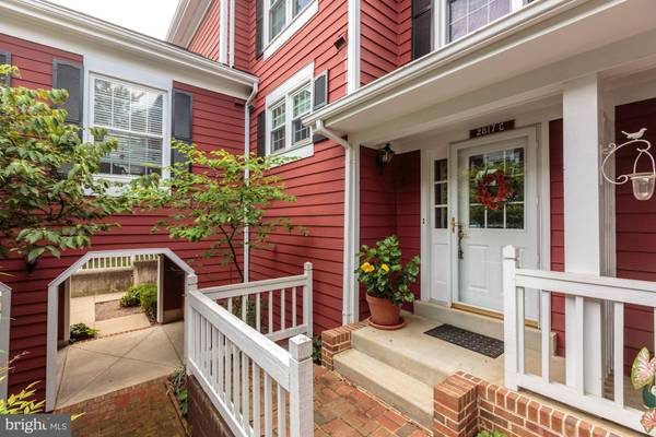 Arlington, VA 22206,2817-C WOODROW ST S #3