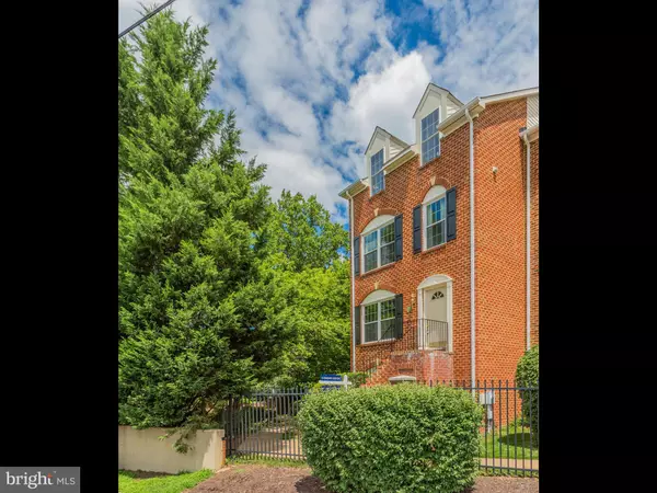 Arlington, VA 22207,2412 GREENBRIER CT N