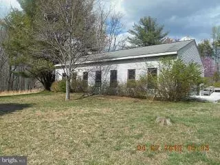 7437 LEEDS MANOR RD, Marshall, VA 20115