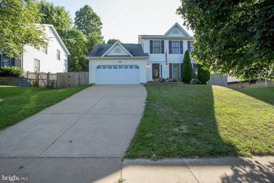 214 BREEZEWOOD DR, Warrenton, VA 20186