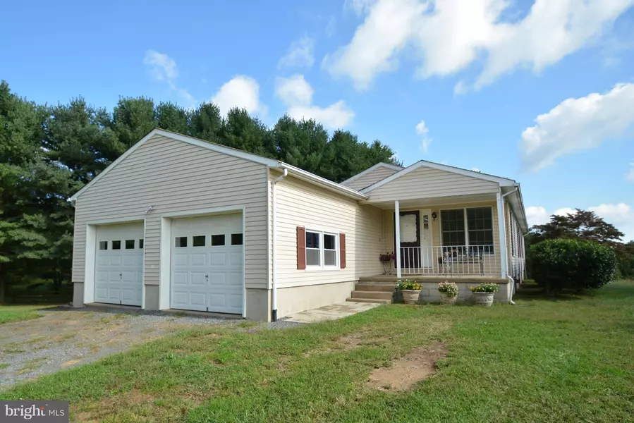 8572 WOODWARD RD, Marshall, VA 20115