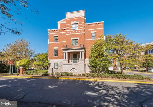 Reston, VA 20190,12122 KINSLEY PL