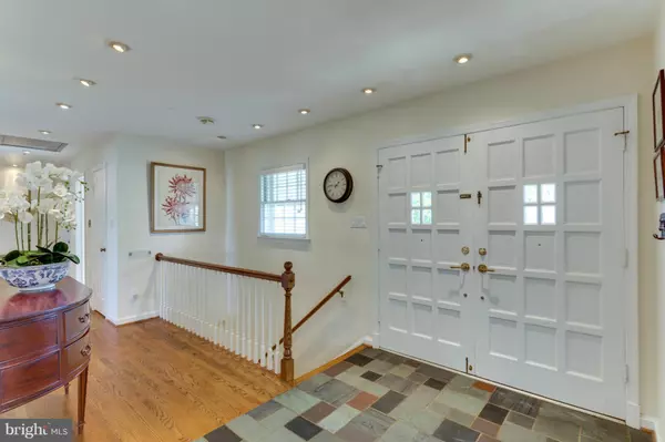 Mclean, VA 22101,6306 LONG MEADOW RD