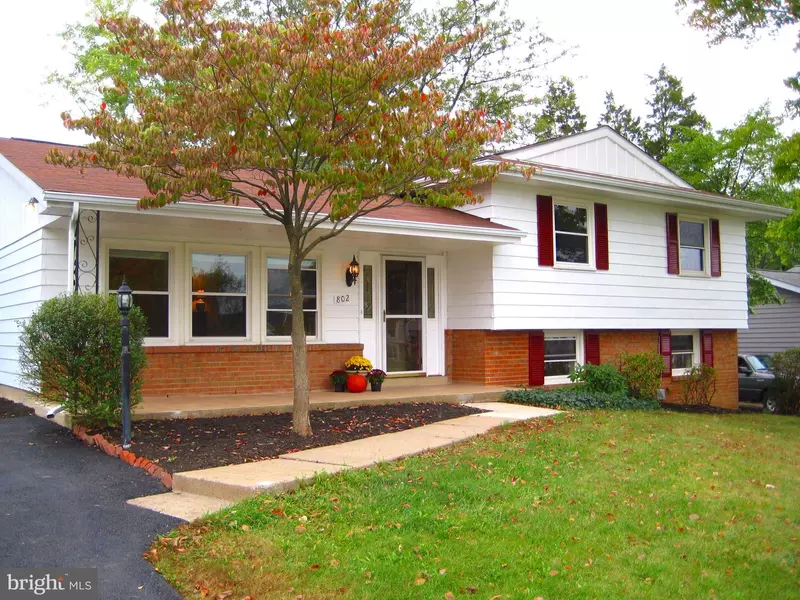 802 MAPLE AVE E, Sterling, VA 20164