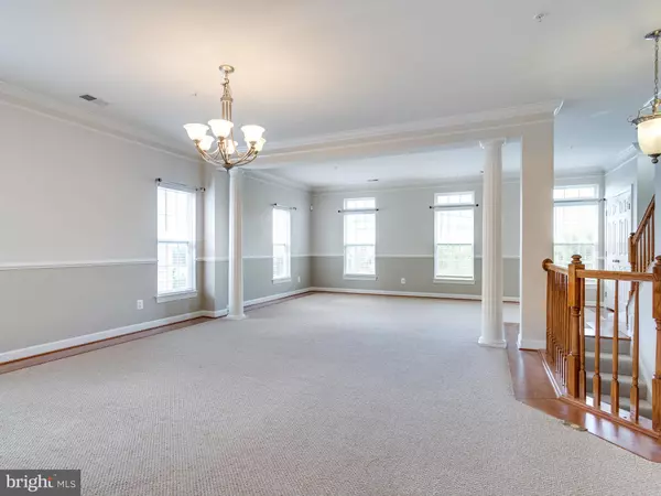 Alexandria, VA 22312,5708 CALLCOTT WAY #B