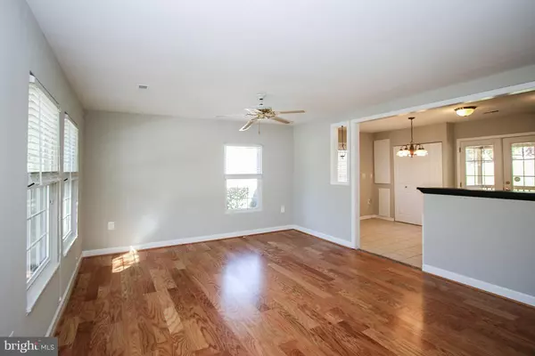 Sterling, VA 20164,206 LAUREL AVE