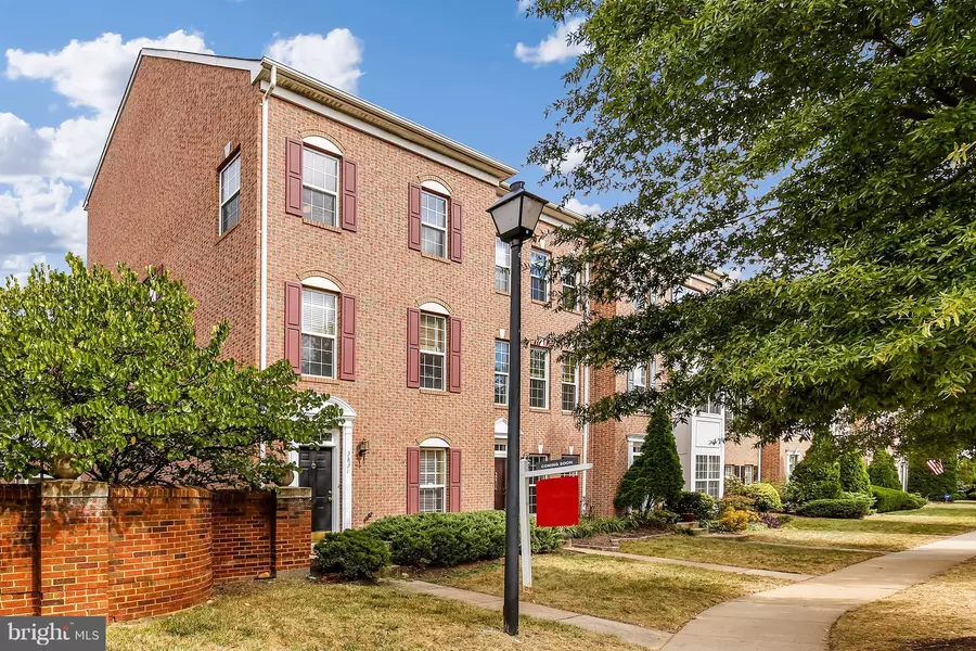 3831 EISENHOWER AVE, Alexandria, VA 22304