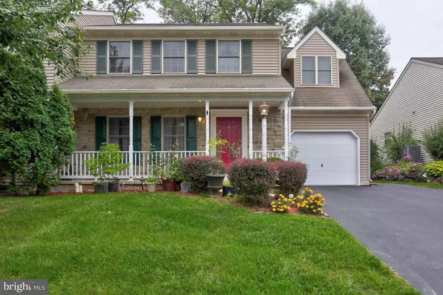 28 MILL POND DR, Lancaster Twp, PA 17603