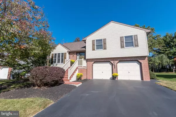 318 PARTRIDGE DR, Lititz, PA 17543