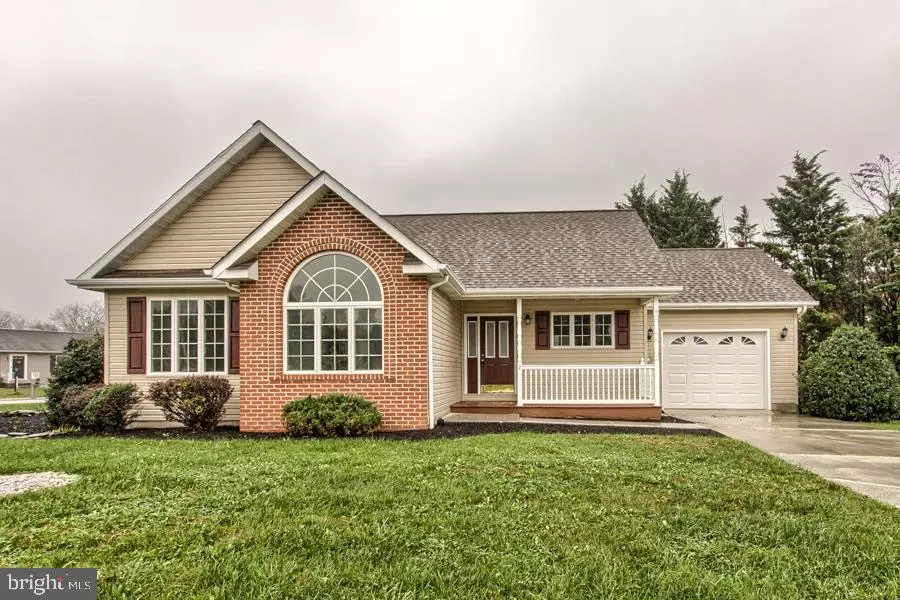 2 SEASE DR, Hanover, PA 17331