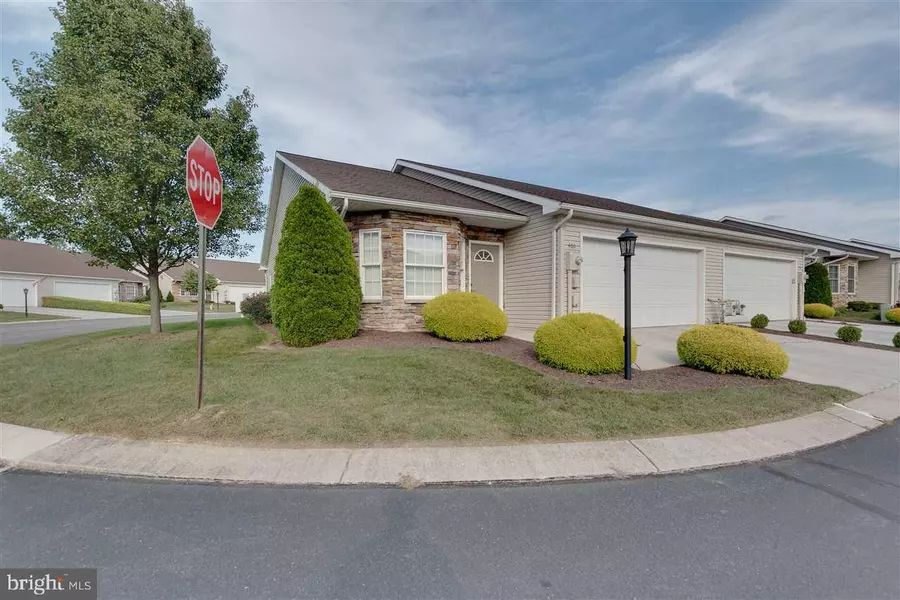 400 PARKVIEW LN, Hanover, PA 17331