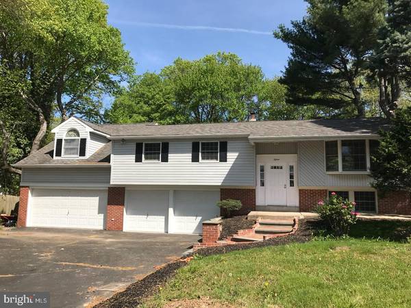 15 RAAB DR, Yardley, PA 19067