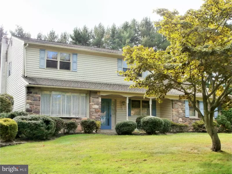 6 FAWN DR, Holland, PA 18966