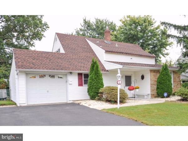 40 GINGERBUSH RD, Levittown, PA 19057