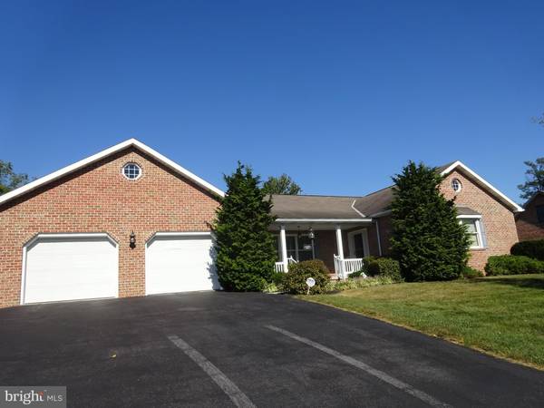 527 BROOKVIEW DR, Greencastle, PA 17225