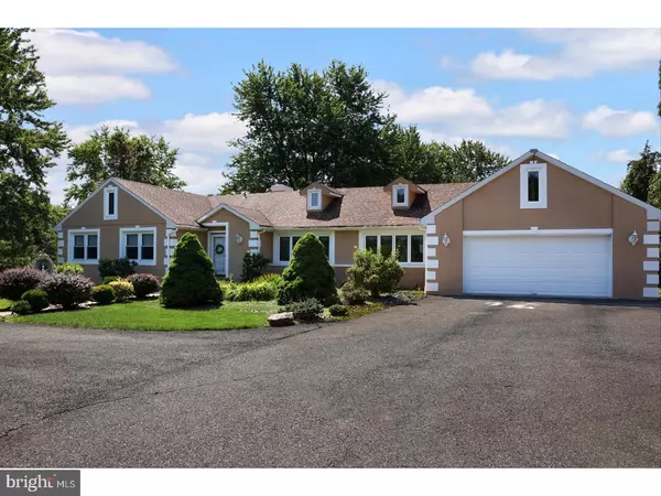 Neshanic, NJ 08853,6 WREN LN