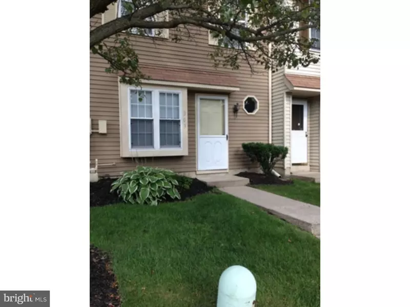 303 FOUNTAIN HALL CT, Mount Laurel, NJ 08054