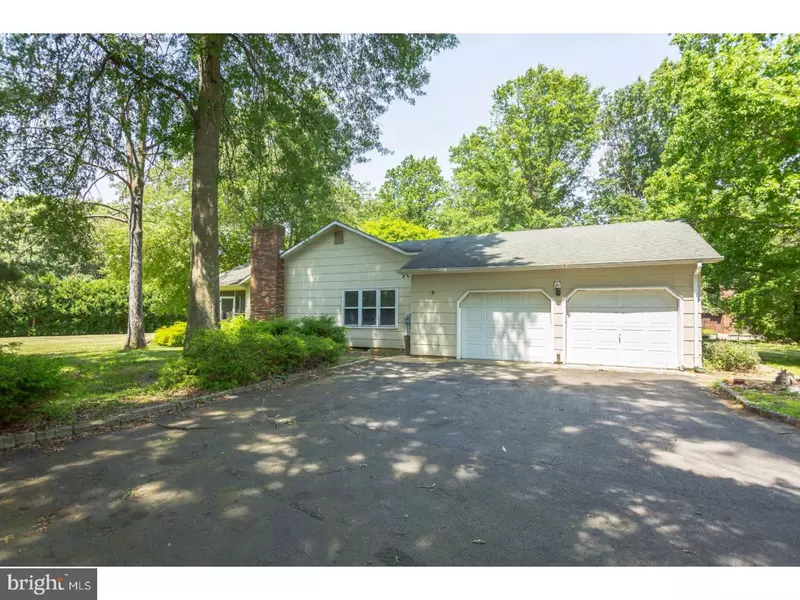 4 HANOVER CT, Wrightstown, NJ 08562