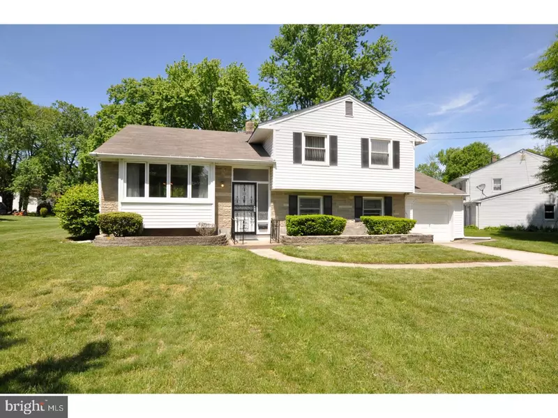 305 FARMDALE RD, Moorestown, NJ 08057