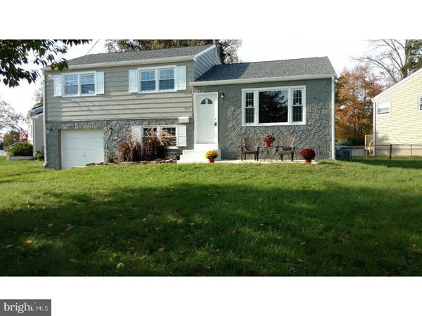 515 E LAKE AVE, Blackwood, NJ 08012