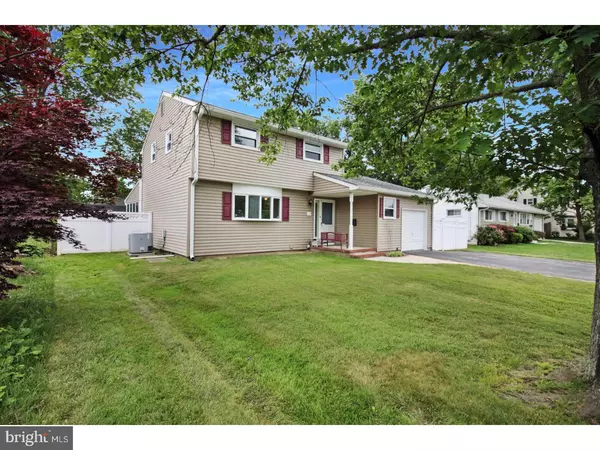 Hamilton Square, NJ 08690,19 TUDOR DR