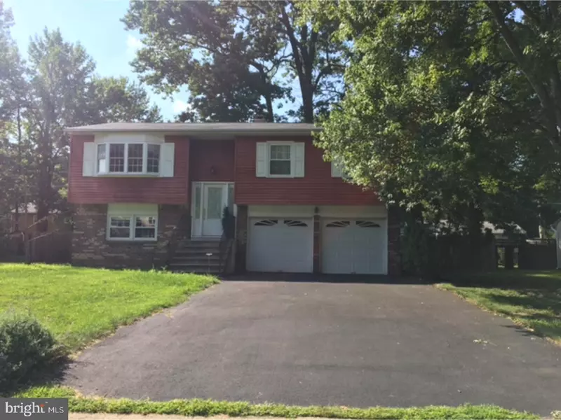 20 MANOR HOUSE DR, Ewing, NJ 08638