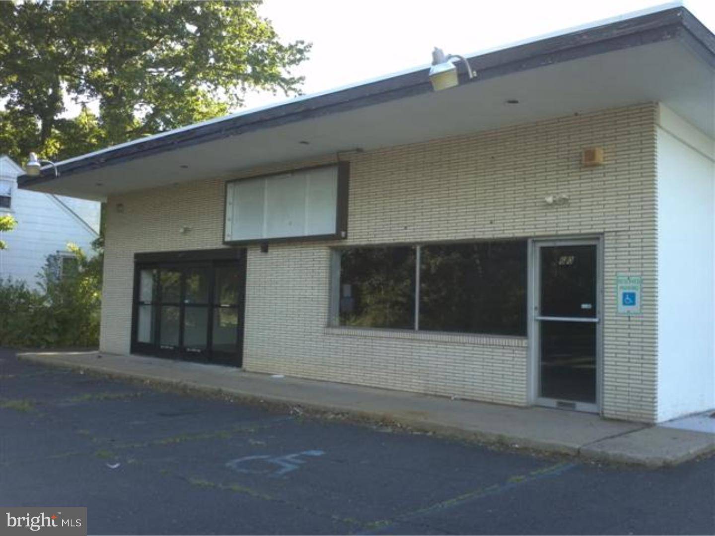 60-64 ARCTIC PKWY, Ewing, NJ 08638