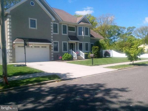 102 W ROSEDALE AVE, Northfield, NJ 08225